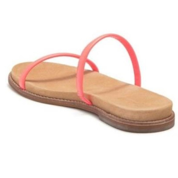 Madewell Paris Electric Pink Flat Leather Sandals - Picture 2 of 5